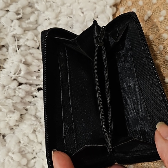 Tawi Skull Wallet - Picture 12 of 14